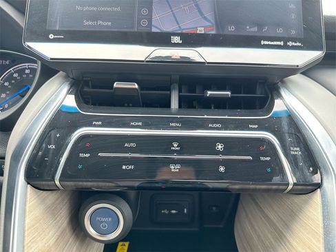 Used 2021 Toyota Venza Limited image 25