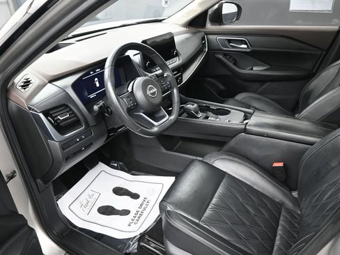 Used 2022 Nissan Rogue Platinum w/ Head-Up Display Package image 23