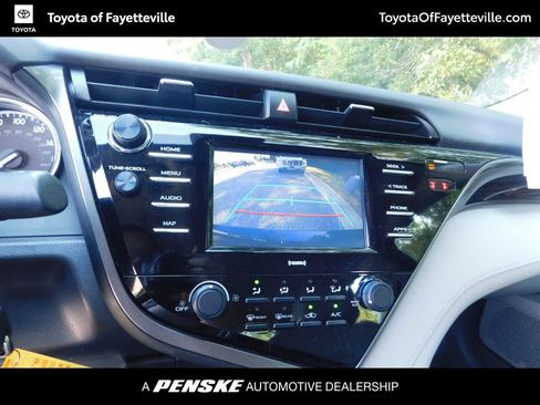 Used 2020 Toyota Camry LE FWD image 10