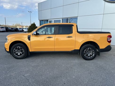 Used 2022 Ford Maverick XLT image 2