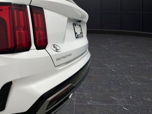 Used 2023 Kia Sorento SX image 37