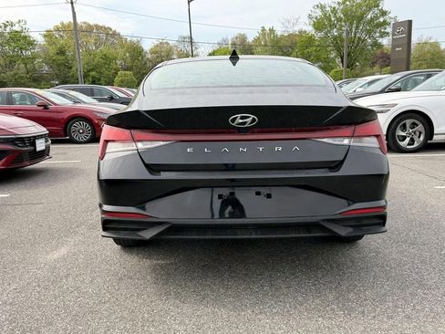 Certified 2023 Hyundai Elantra SEL FWD image 6