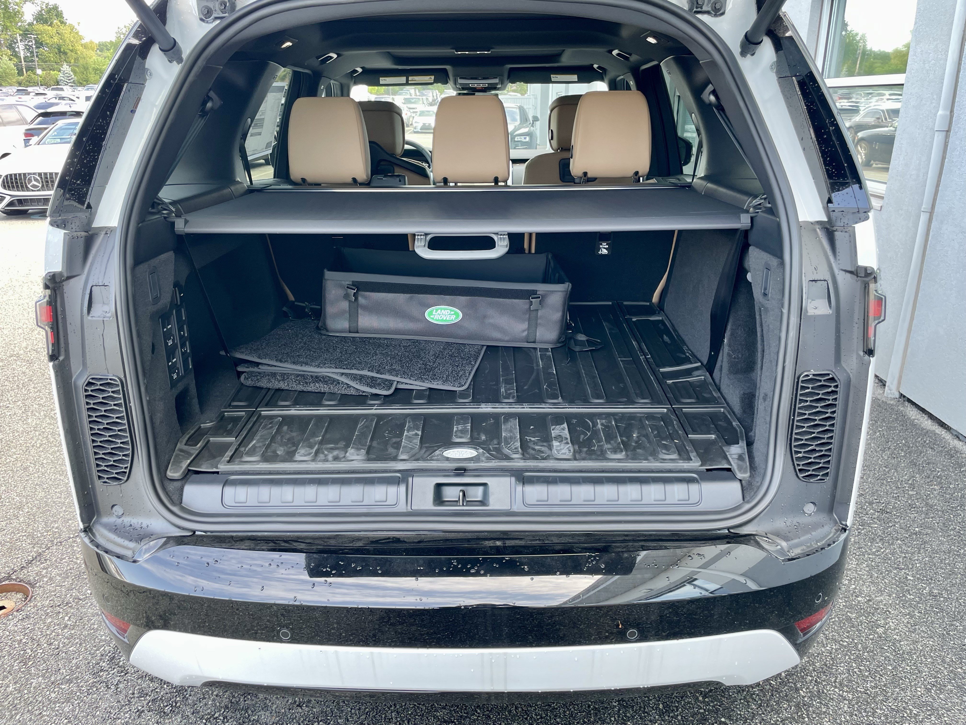 New 2026 Land Rover Discovery Dynamic SE AWD/4WD image 40