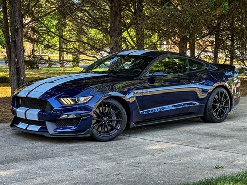 Used 2018 Ford Mustang Shelby GT350 image 9