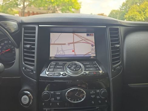 Used 2010 INFINITI FX35 AWD w/ Navigation Pkg image 27
