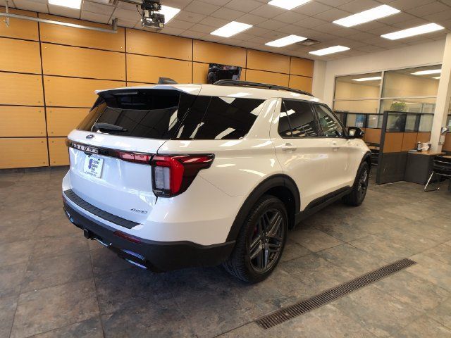 Used 2025 Ford Explorer ST-Line w/ Premium Package AWD/4WD image 7