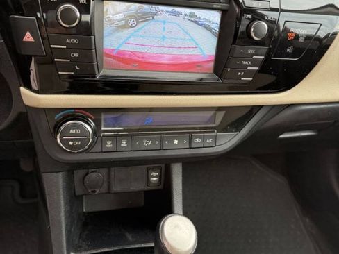 Used 2015 Toyota Corolla LE FWD image 15