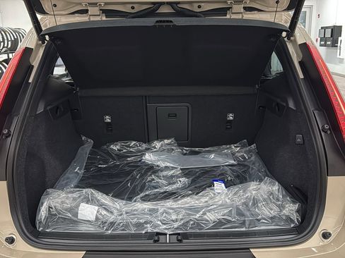 New 2026 Volvo XC40 B5 Ultra w/ Protection Package Premier image 29