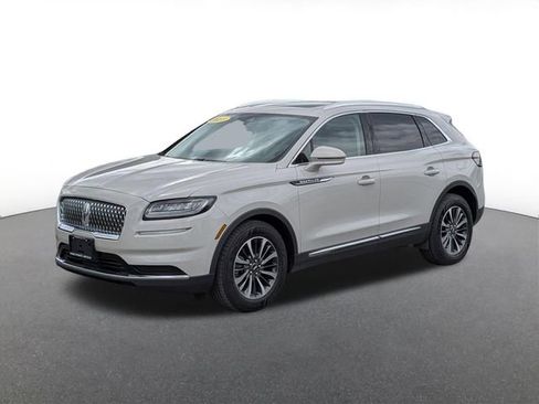 Used 2023 Lincoln Nautilus Reserve AWD/4WD image 5