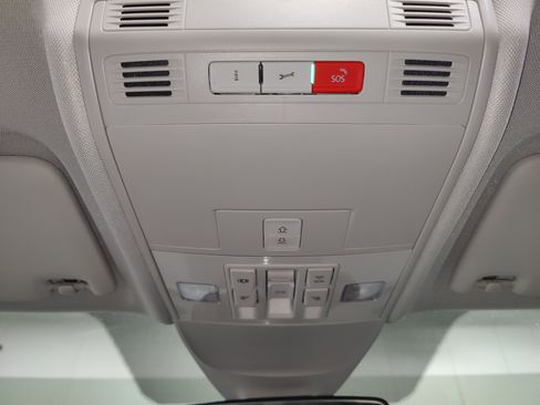 Certified 2023 Volkswagen Taos SE AWD/4WD image 23