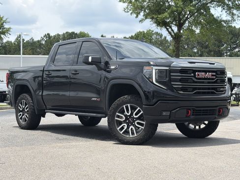 Used 2024 GMC Sierra 1500 AT4 w/ Technology Package AWD/4WD image 2