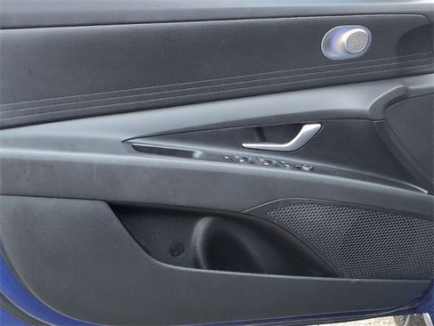 Used 2024 Hyundai Elantra SEL image 14