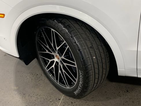 New 2026 Porsche Cayenne image 33