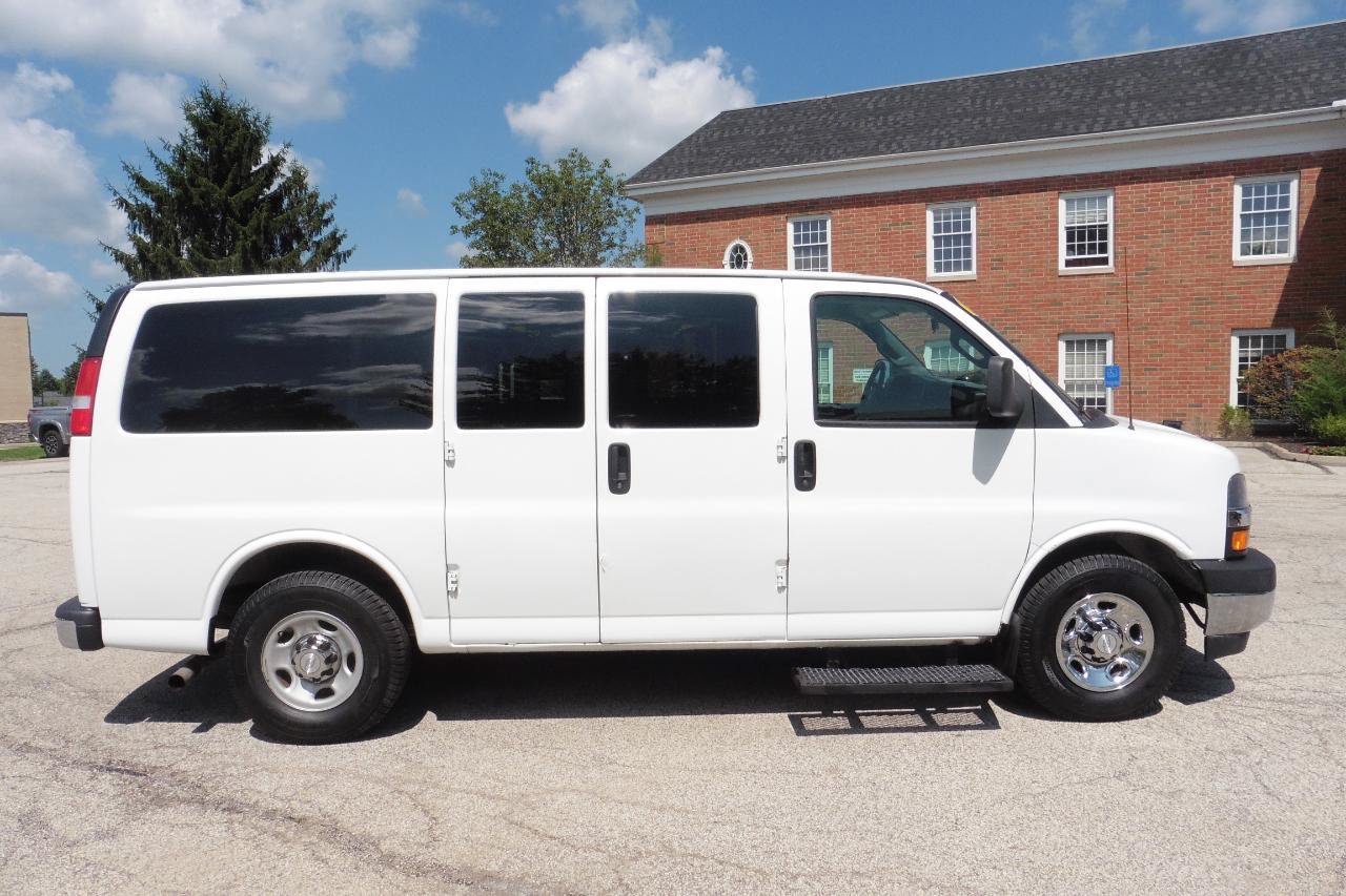 Used 2017 Chevrolet Express 2500 LT w/ LT Preferred Equipment Group RWD image 12