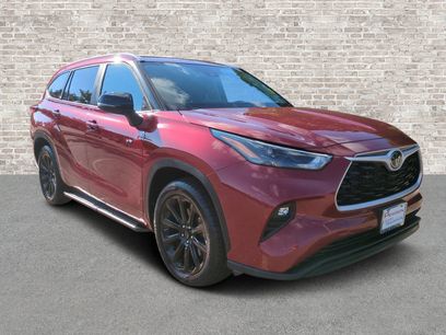 Used 2023 Toyota Highlander XLE
