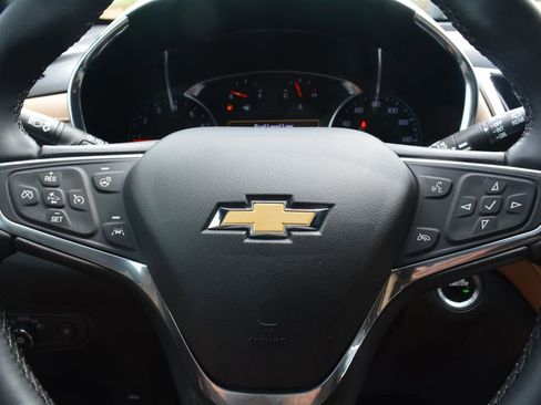 Used 2023 Chevrolet Equinox Premier AWD/4WD image 11