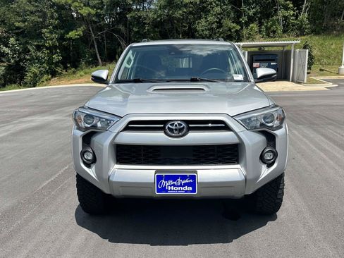 Used 2022 Toyota 4Runner TRD Off-Road Premium w/ Moonroof Package AWD/4WD image 2