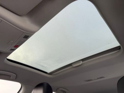 Used 2017 Volkswagen Golf Wolfsburg Edition image 20