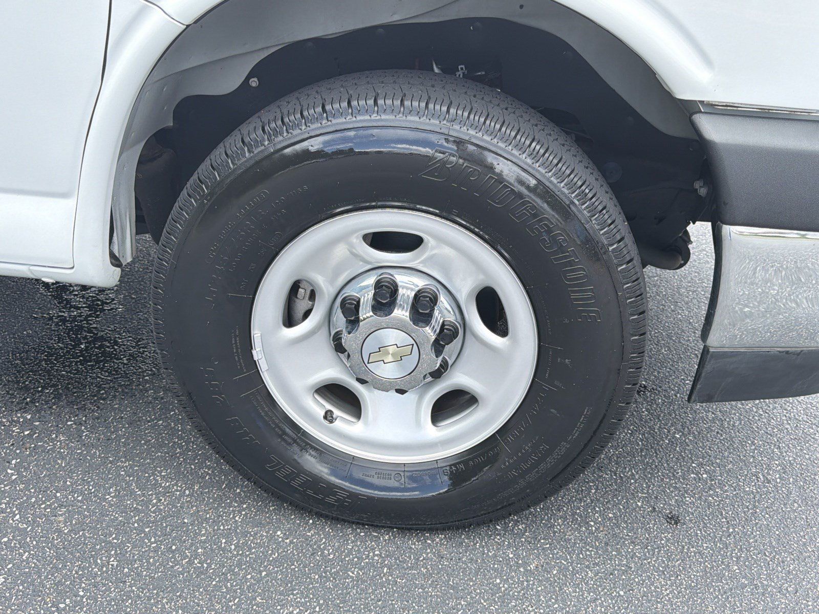 Used 2022 Chevrolet Express 2500 LT RWD image 12