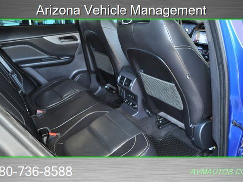 Used 2019 Jaguar F-PACE S image 19