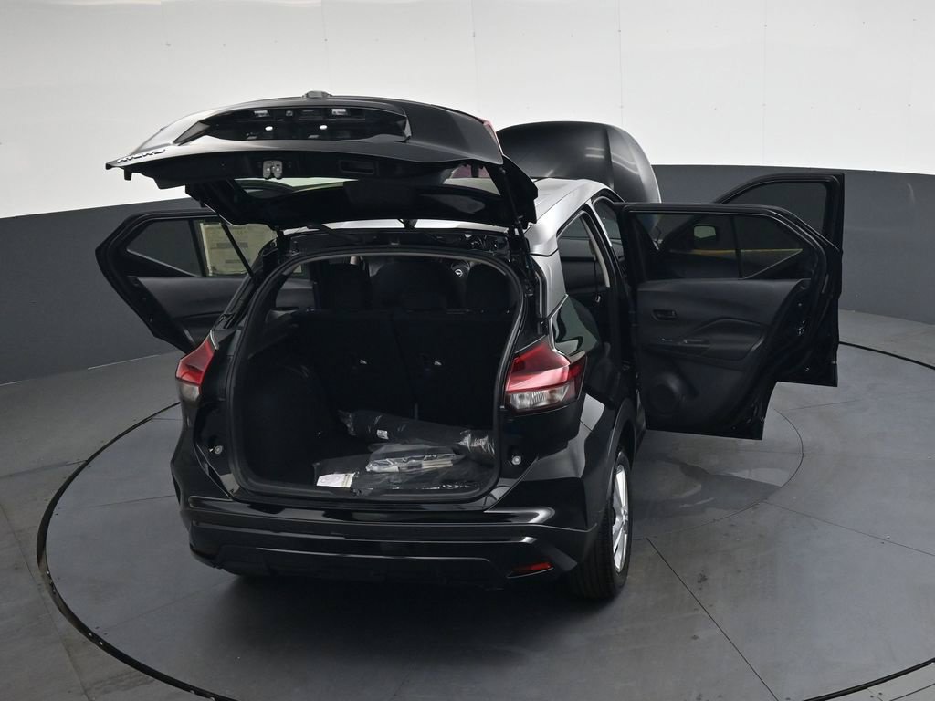 Certified 2025 Nissan Kicks Play S FWD image 46