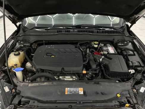 Used 2014 Ford Fusion SE w/ Equipment Group 202A FWD image 21