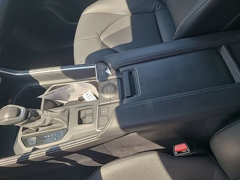 Used 2024 Toyota Grand Highlander AWD image 12