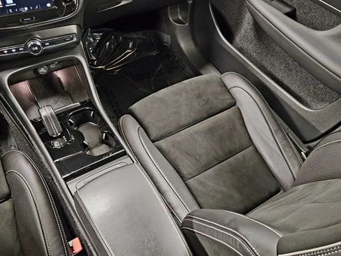 Used 2021 Volvo XC40 P8 Recharge image 16