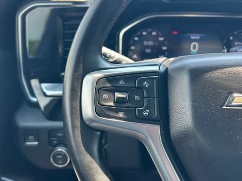 Used 2023 Chevrolet Silverado 1500 LT AWD/4WD image 18