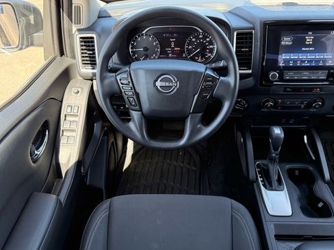 Used 2023 Nissan Frontier SV image 17