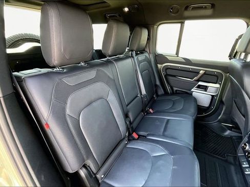 Used 2024 Land Rover Defender 130 X-Dynamic SE AWD/4WD image 29