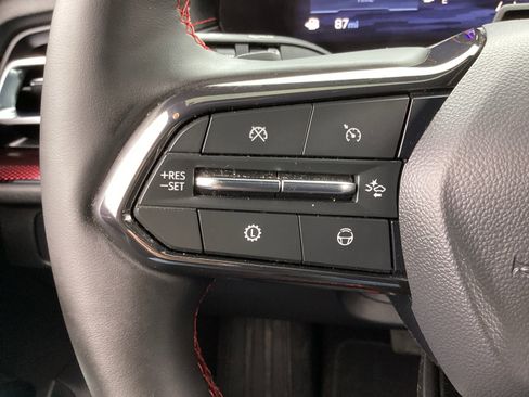 Used 2024 Chevrolet Traverse RS image 20