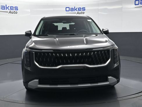 New 2026 Kia Carnival LXS FWD image 3