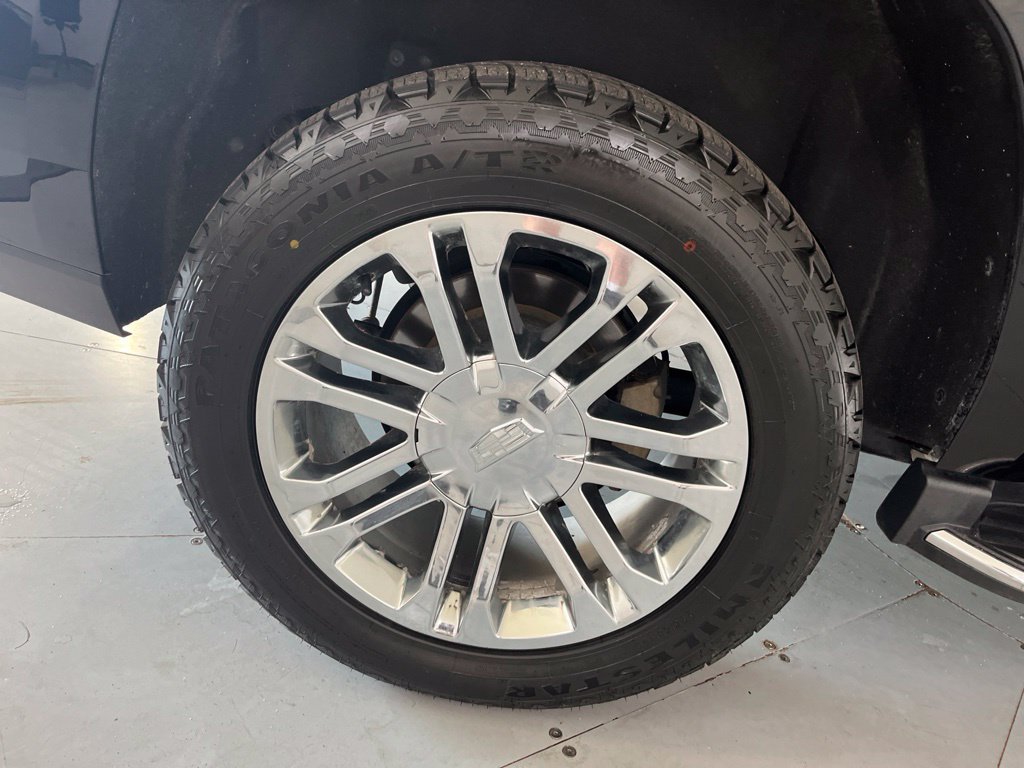 Used 2020 Cadillac Escalade 4WD image 17