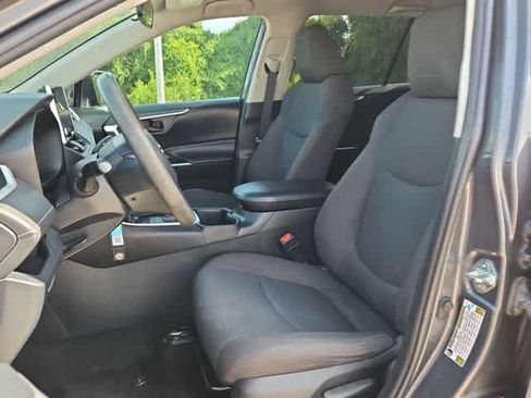 Used 2023 Toyota RAV4 LE AWD/4WD image 14