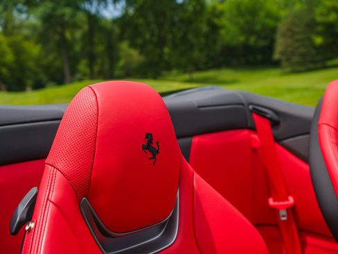 Used 2019 Ferrari Portofino RWD image 46