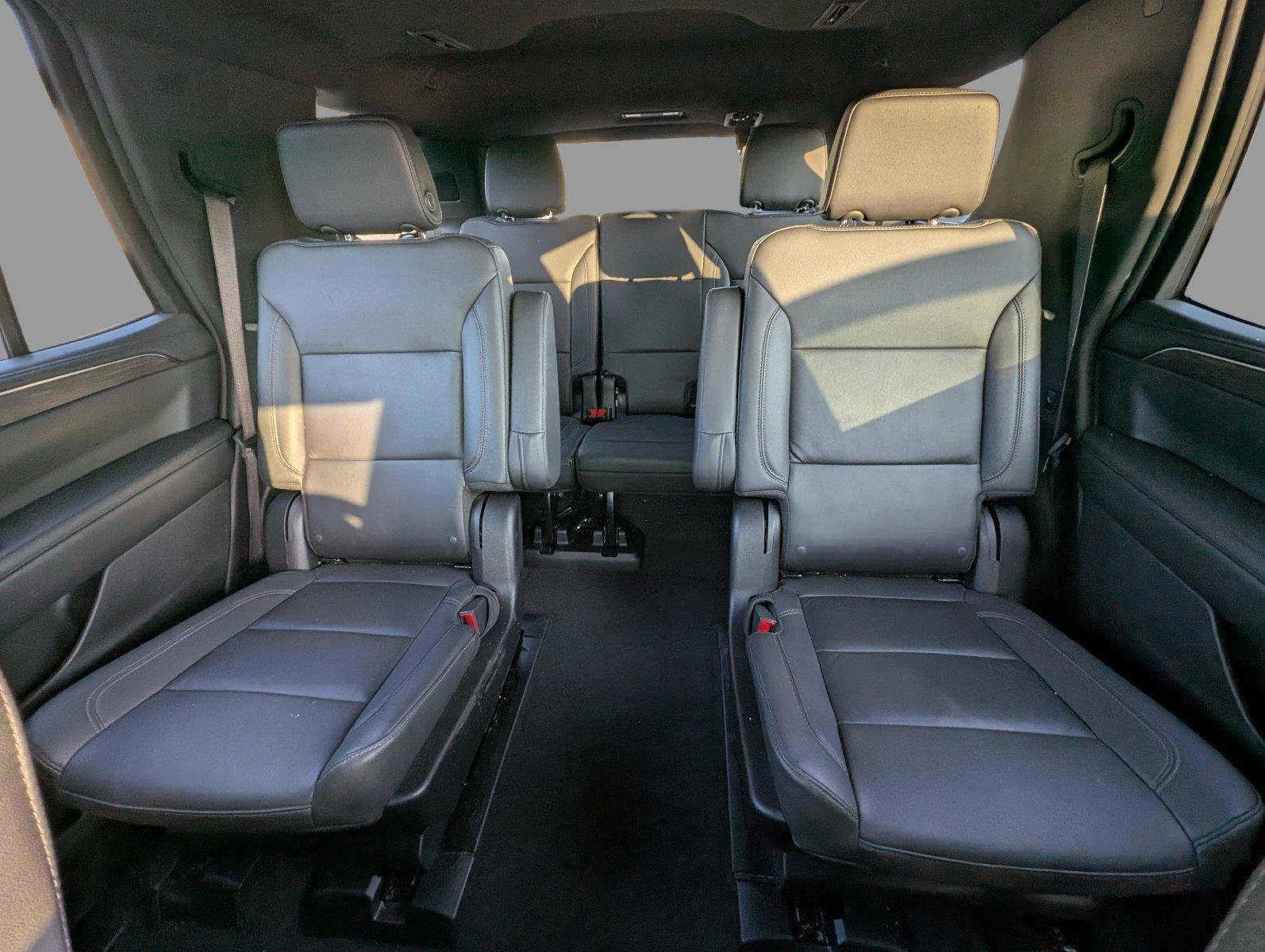 Used 2024 Chevrolet Tahoe Z71 w/ Luxury Package AWD/4WD image 29