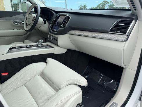 Certified 2024 Volvo XC90 B6 Ultimate w/ Protection Package Premier AWD/4WD image 12