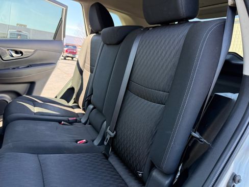 Used 2017 Nissan Rogue SV image 27