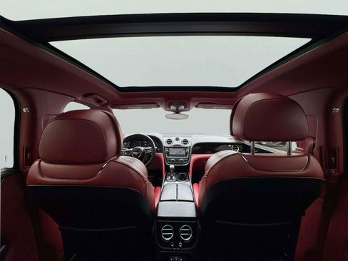 Used 2018 Bentley Bentayga AWD/4WD image 75
