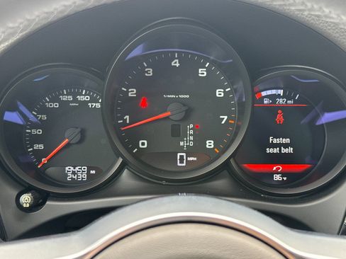 Used 2018 Porsche Macan AWD/4WD image 23