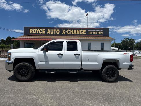 Used 2017 Chevrolet Silverado 2500 W/T w/ WT Convenience Package AWD/4WD image 4