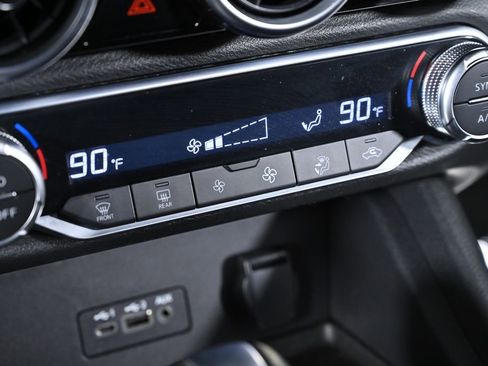 Used 2020 Nissan Sentra SV image 17