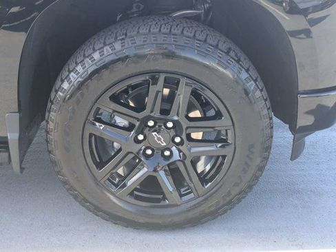 Used 2025 Chevrolet Silverado 1500 High Country w/ Midnight Edition AWD/4WD image 8