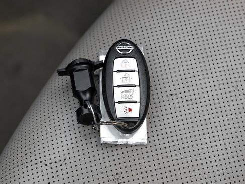 Used 2014 Nissan Rogue SL FWD image 52