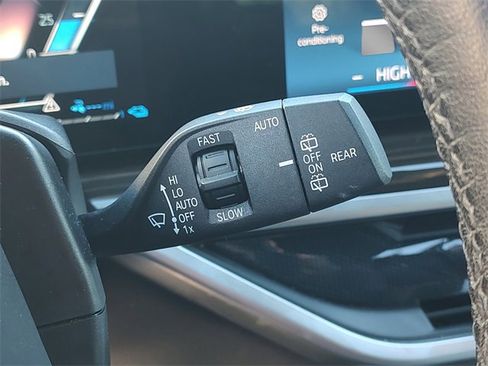 Used 2024 BMW X5 xDrive50e image 23