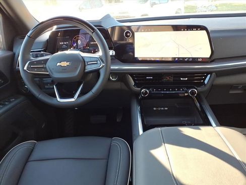 New 2026 Chevrolet Suburban Premier image 6