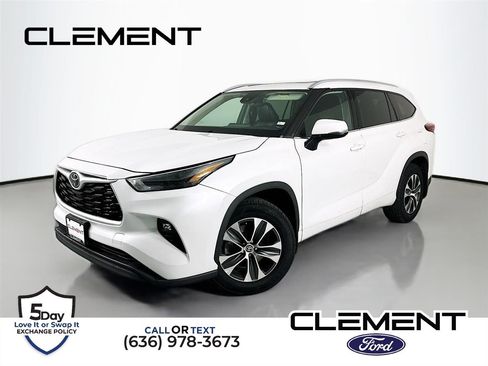 Used 2022 Toyota Highlander XLE image 1