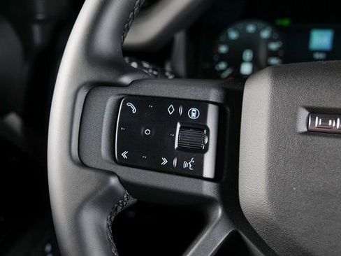 New 2026 Land Rover Defender 110 X-Dynamic SE image 19