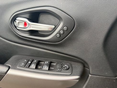 Used 2021 Jeep Cherokee Limited w/ Elite Package image 8